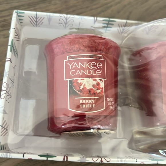 Retired Yankee Candle Votive Gift Set Berry Trifle - Picture 6 of 10